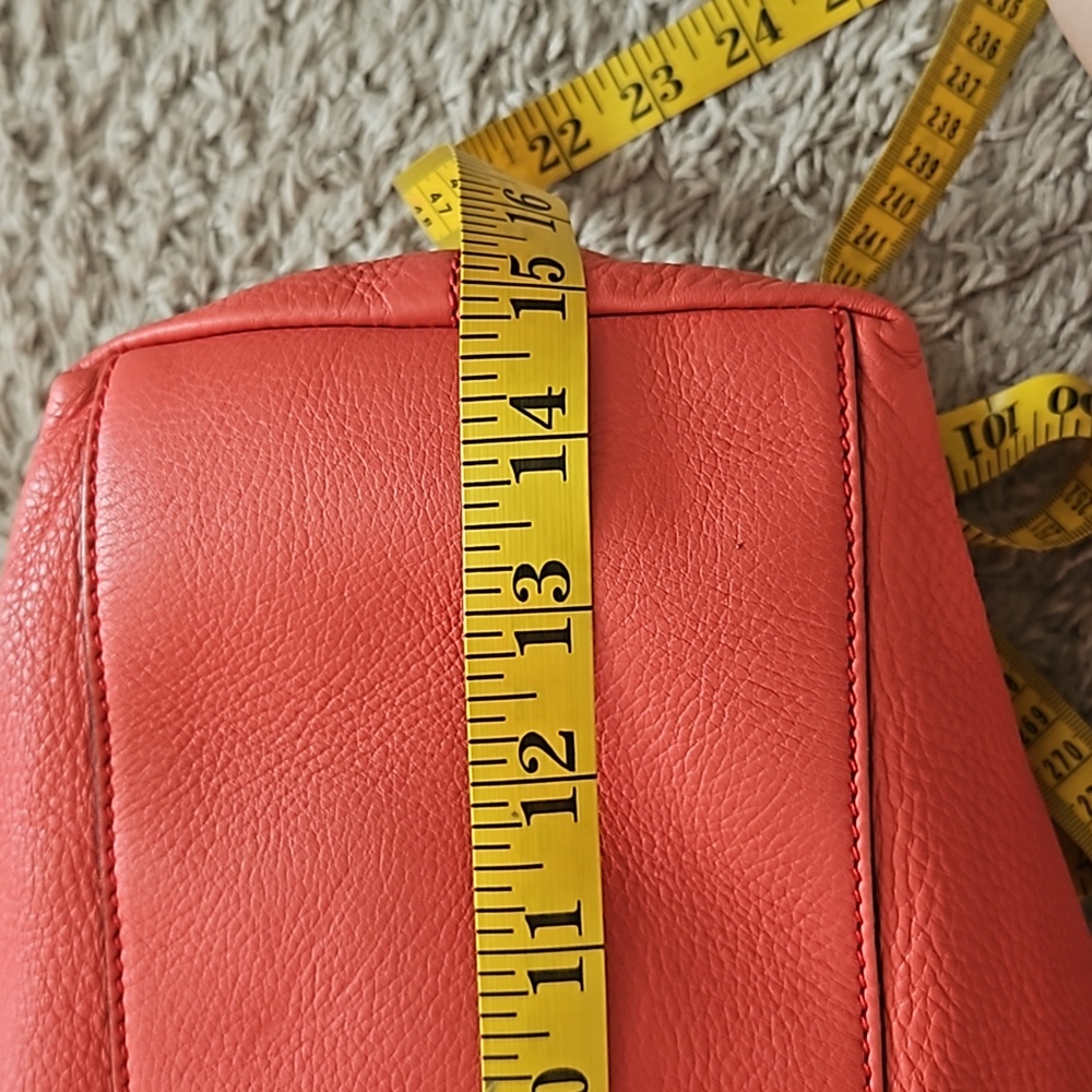 Gucci Soho Chain Tote - Picture 12 of 16